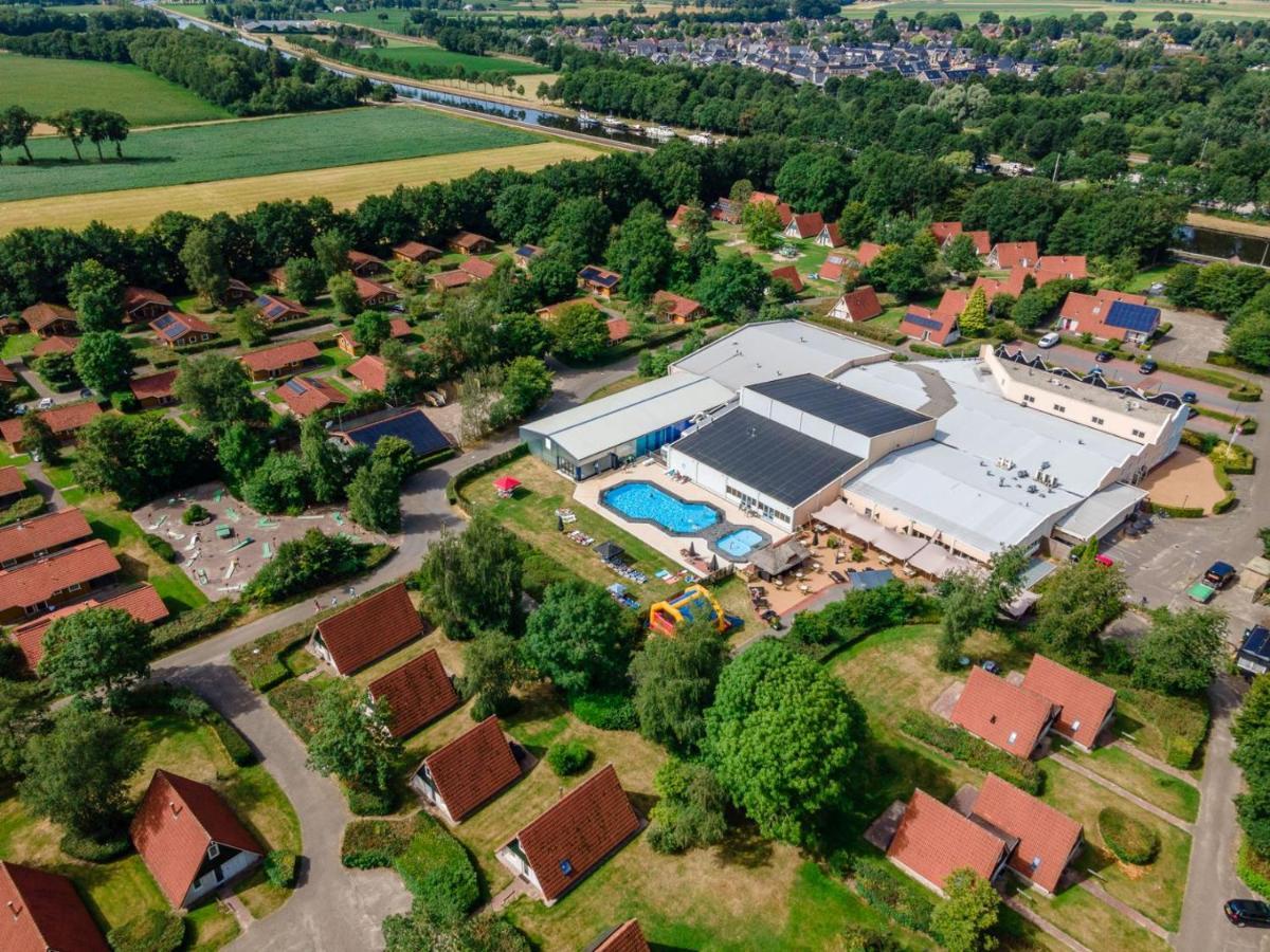 Het Familie Boshuisje - Vakantiewoning Op Prachtig Park Met Veel Faciliteiten Inc Ligbad Gramsbergen Exterior photo